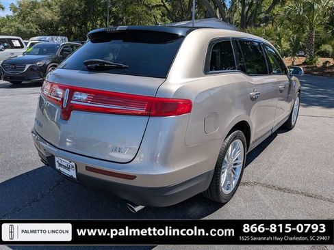 Used 2018 Lincoln MKT AWD w/ Technology Package image 4