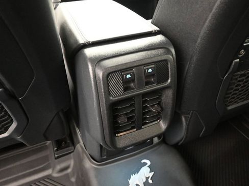 Used 2025 Ford Bronco Badlands image 19