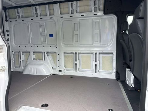 Used 2025 Mercedes-Benz Sprinter 2500 image 6