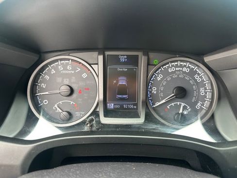 Used 2016 Toyota Tacoma TRD Off-Road w/ Premium & Technology Package image 25