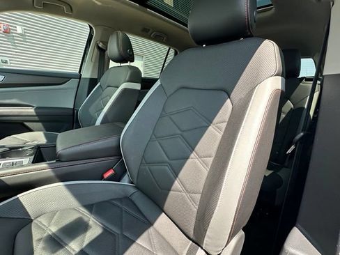 Certified 2026 Volkswagen Atlas Peak Edition AWD/4WD image 24