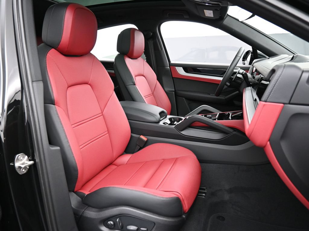 Certified 2026 Porsche Cayenne E-Hybrid Coupe AWD/4WD image 31