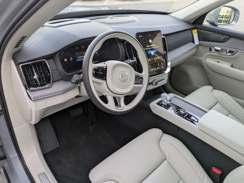 New 2026 Volvo XC90 T8 Ultra w/ Protection Package Premier image 12