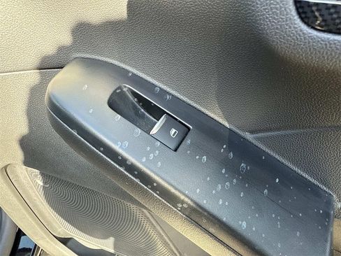 Used 2025 Ford Escape ST-Line image 30