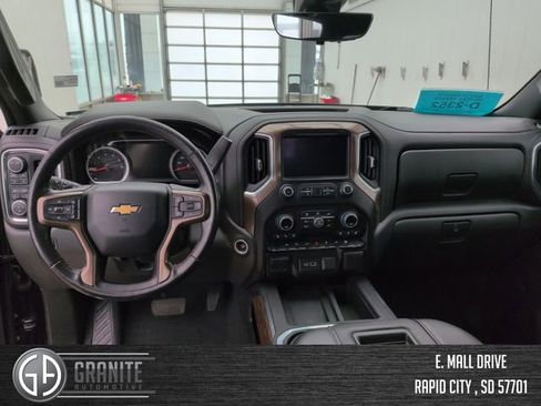 Used 2021 Chevrolet Silverado 1500 High Country w/ Technology Package AWD/4WD image 13