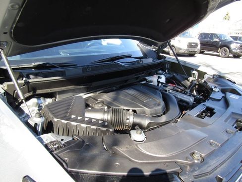 Used 2025 GMC Acadia Elevation w/ Elevation Premium Package image 33