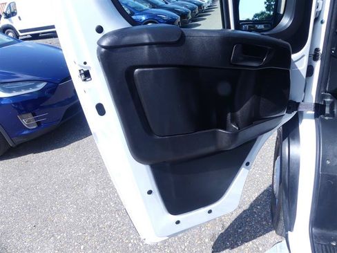 Used 2025 RAM ProMaster 2500 w/ U-Haul Equipment Group FWD image 21