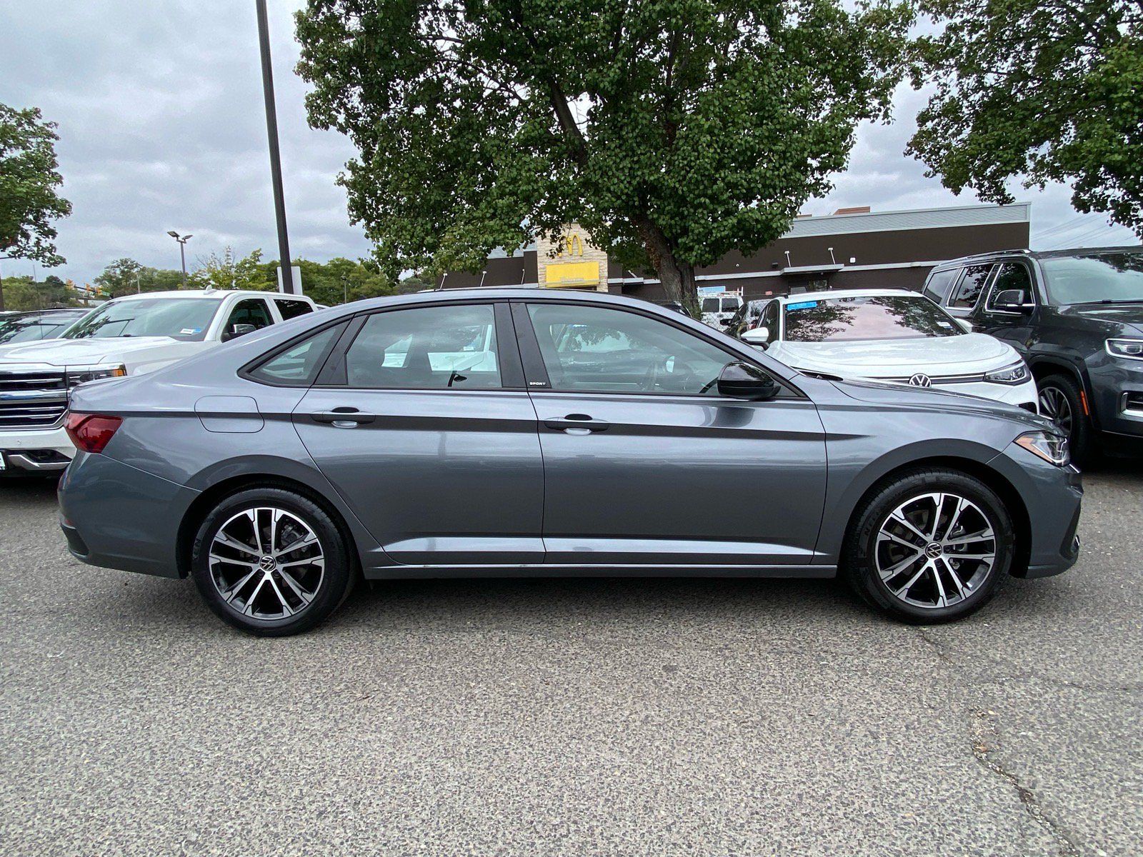 Certified 2025 Volkswagen Jetta Sport FWD image 2