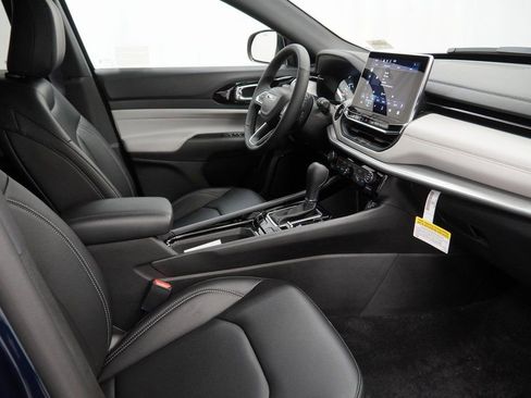 New 2026 Jeep Compass Limited image 34