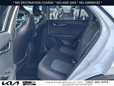 Used 2025 Kia Niro LX image 22