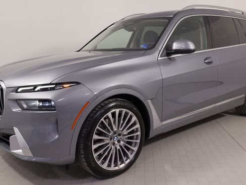 Used 2023 BMW X7 xDrive40i image 3