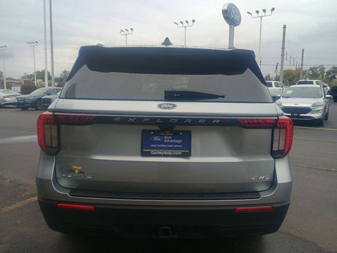 Certified 2025 Ford Explorer Active image 11