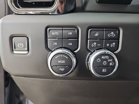 Certified 2023 GMC Sierra 1500 AT4 w/ AT4 Premium Package image 30