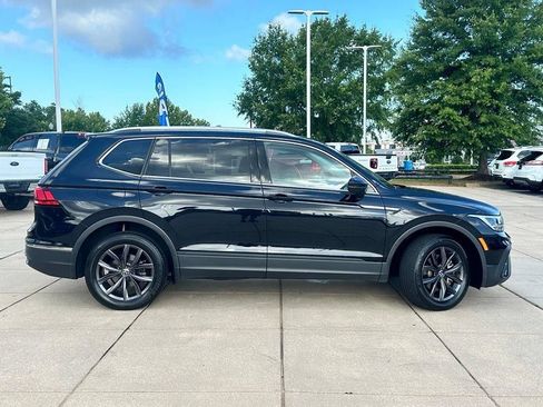 Used 2023 Volkswagen Tiguan SE FWD image 5