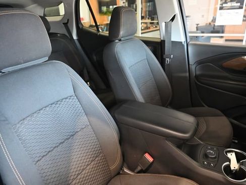 Used 2021 GMC Terrain SLE w/ Driver Convenience Package FWD image 8
