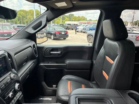 Used 2021 GMC Sierra 1500 AT4 w/ AT4 Premium Package AWD/4WD image 17