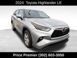 Used 2024 Toyota Highlander LE FWD video 1