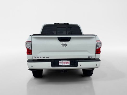 Used 2020 Nissan Titan SV w/ SV Convenience Package image 5