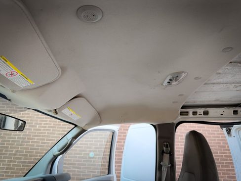 Used 2014 Chevrolet Express 2500 RWD image 20