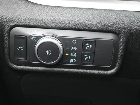 Used 2022 Ford Explorer XLT w/ Equipment Group 202A AWD/4WD image 29