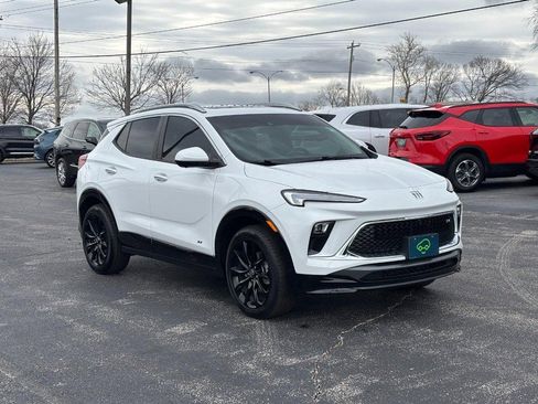 Used 2025 Buick Encore GX Sport Touring w/ Experience Buick Package image 7