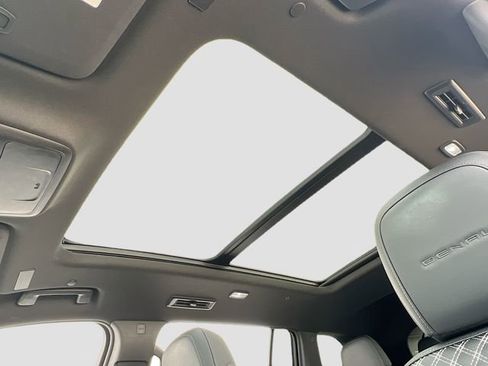 Used 2025 GMC Acadia Denali w/ Super Cruise Package image 24