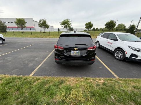 Used 2024 Chevrolet Equinox LS w/ LS Convenience Package FWD image 4