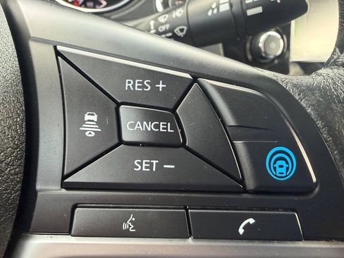 Used 2019 Nissan Rogue SL w/ Premium Package AWD/4WD image 16