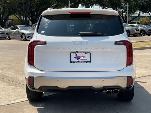 Used 2025 Kia Telluride S FWD image 6