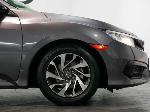 Used 2018 Honda Civic EX image 9