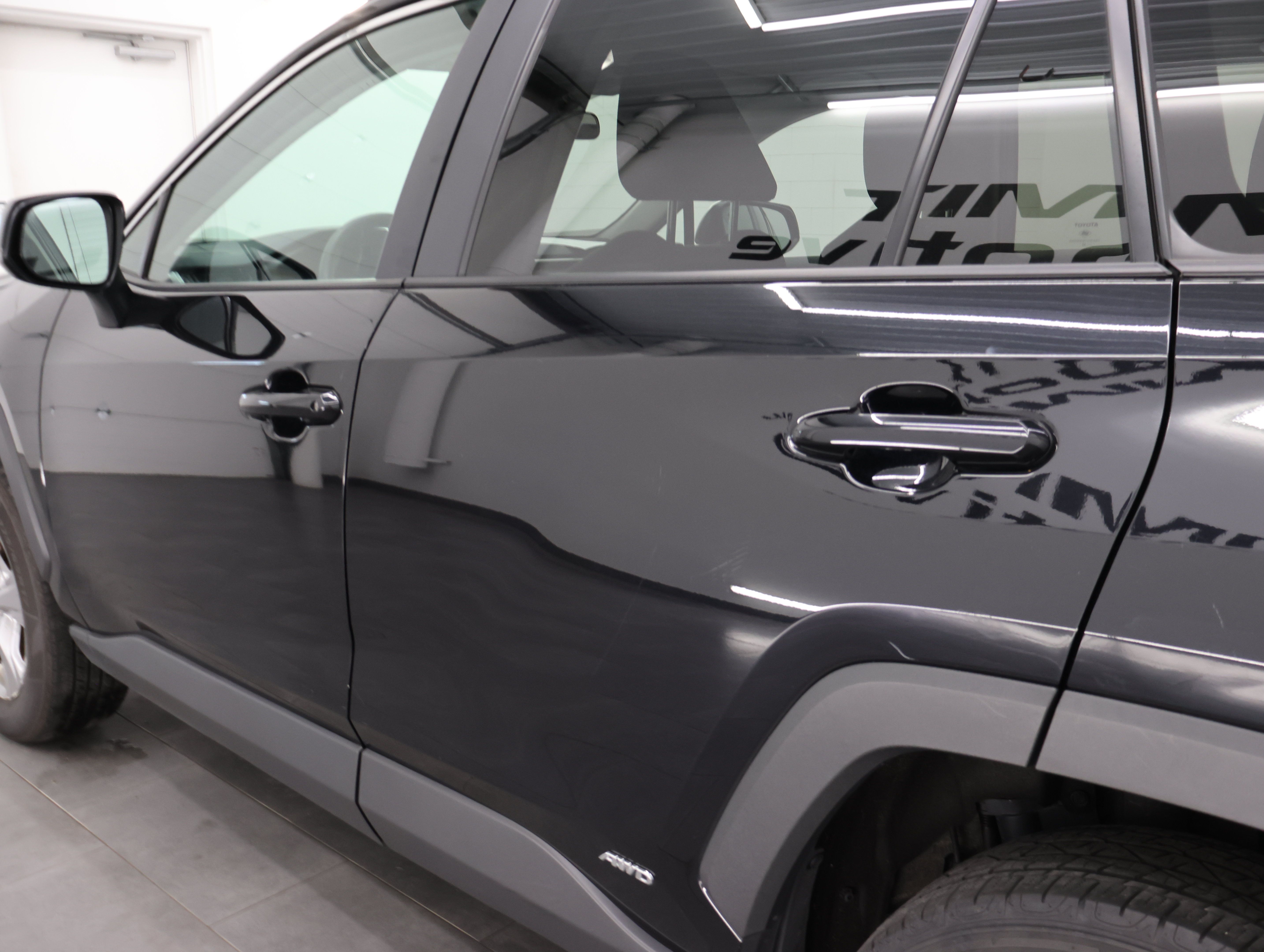 Used 2025 Toyota RAV4 LE AWD/4WD image 30
