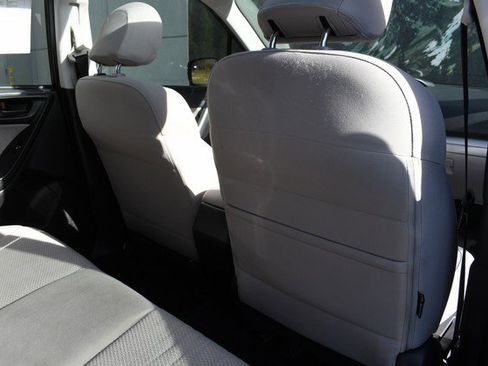 Used 2017 Subaru Forester 2.5i Premium w/ All-Weather Package image 28