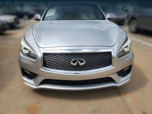 Used 2017 INFINITI Q70 3.7 w/ Sport Package RWD image 16