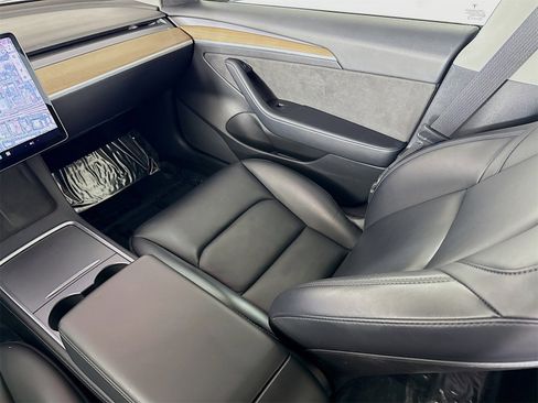 Used 2021 Tesla Model 3 Standard Range Plus image 22