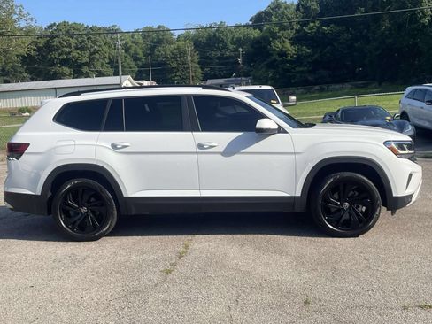 Used 2022 Volkswagen Atlas SE w/ Black Wheel Package AWD/4WD image 2