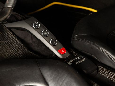 Used 2016 Ferrari 488 GTB RWD image 38
