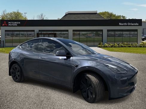 Used 2023 Tesla Model Y Long Range image 7