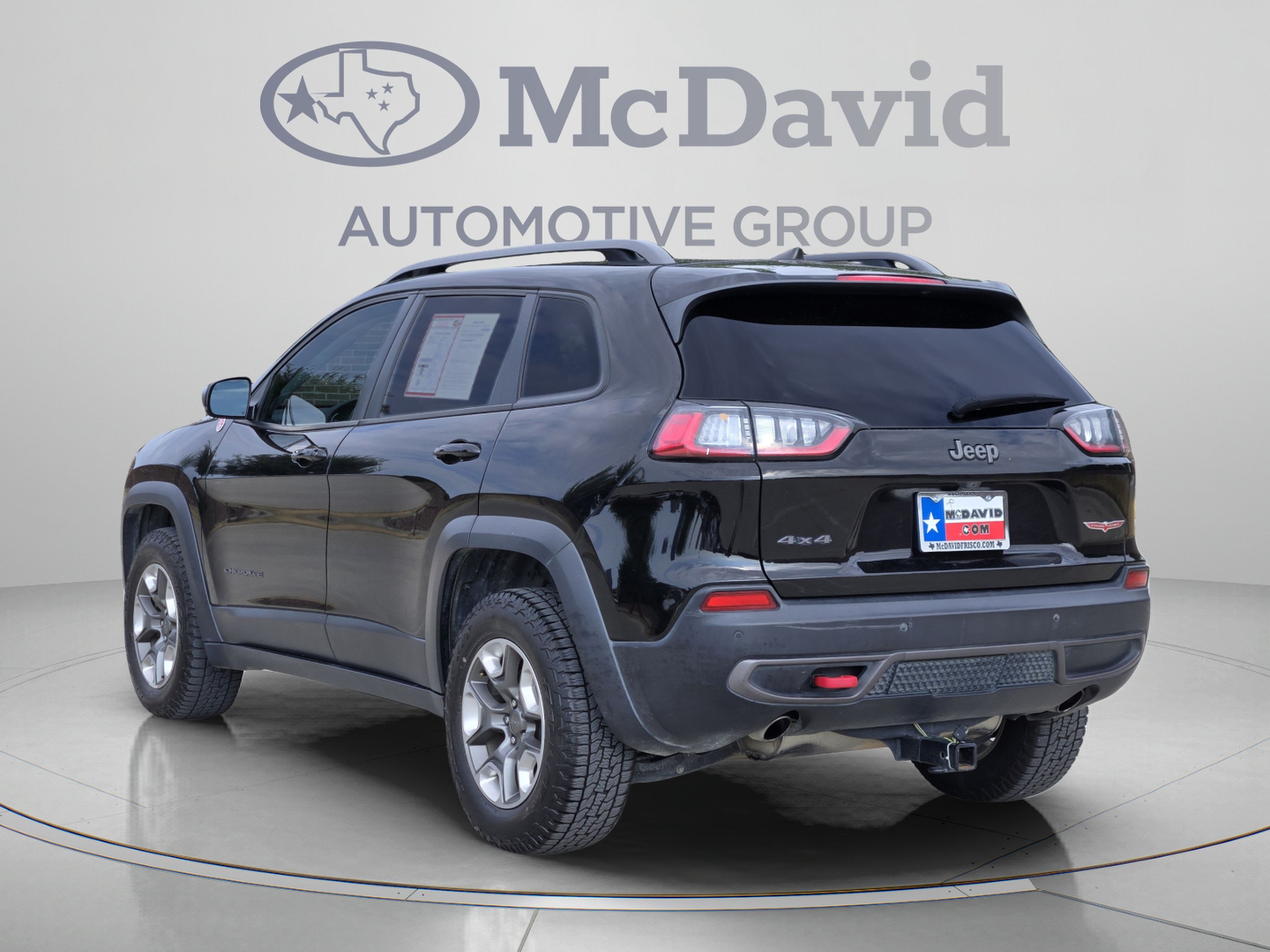 Used 2019 Jeep Cherokee Trailhawk AWD/4WD image 4