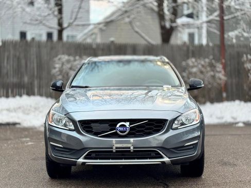 Used 2018 Volvo V60 T5 Cross Country w/ Convenience Package image 9