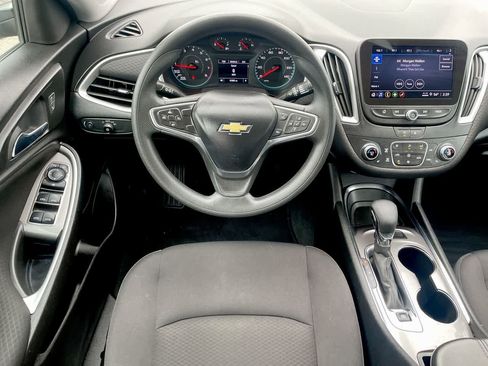 Used 2022 Chevrolet Malibu LT FWD image 11