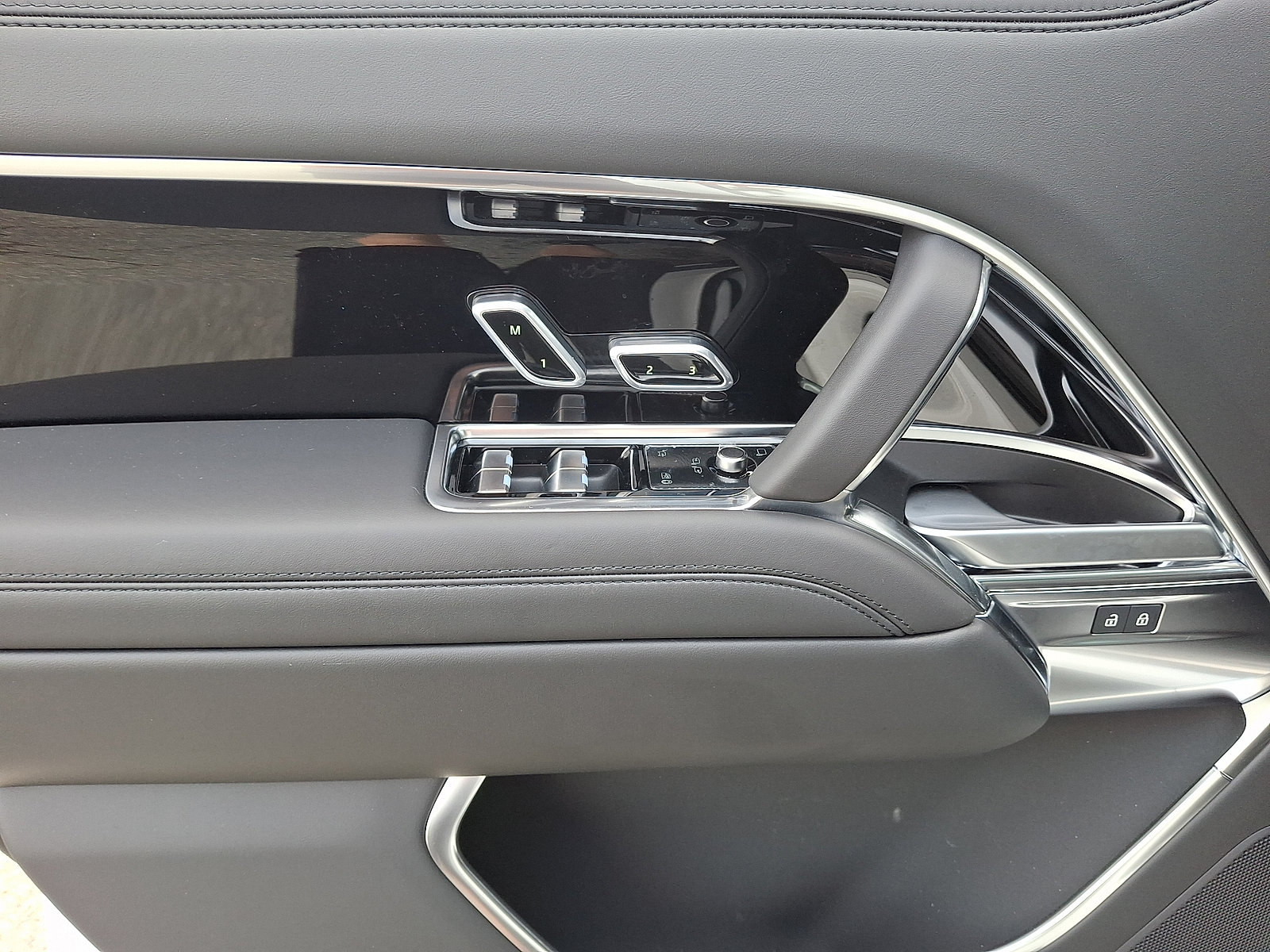 New 2026 Land Rover Range Rover SE AWD/4WD image 10