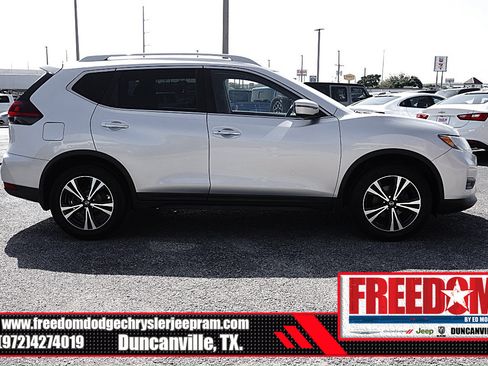 Used 2020 Nissan Rogue SV w/ Premium Package FWD image 6