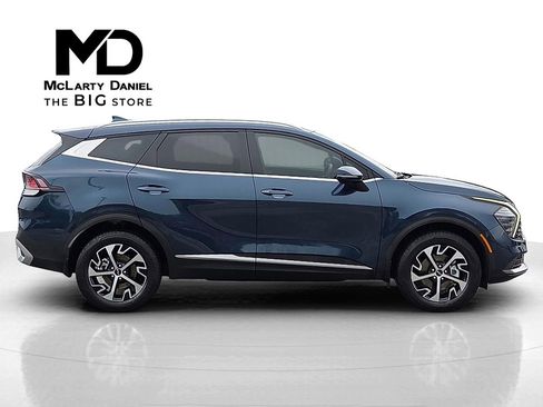 Used 2025 Kia Sportage EX image 6