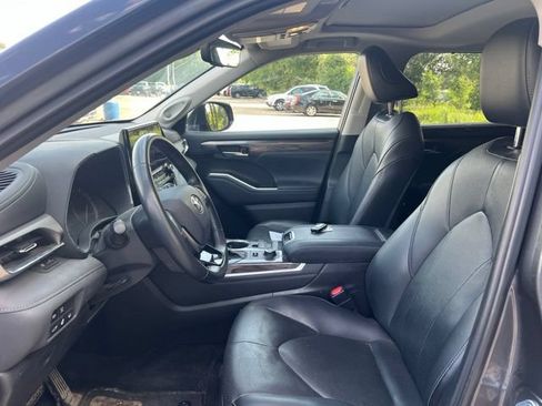 Used 2021 Toyota Highlander Limited AWD/4WD image 15