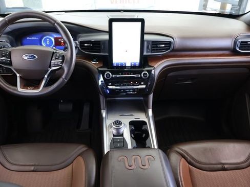 Used 2021 Ford Explorer King Ranch w/ Premium Technology Package AWD/4WD image 17