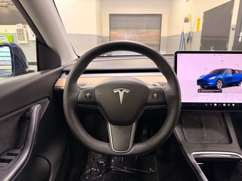 Used 2022 Tesla Model Y Long Range image 20