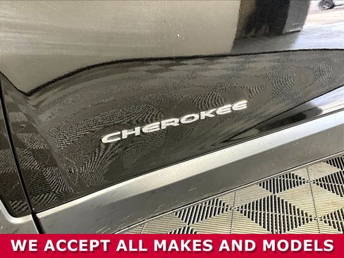Used 2022 Jeep Cherokee Latitude Lux FWD image 22