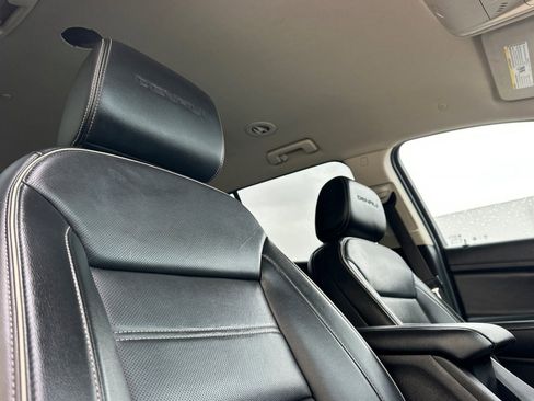 Certified 2023 GMC Acadia Denali image 22