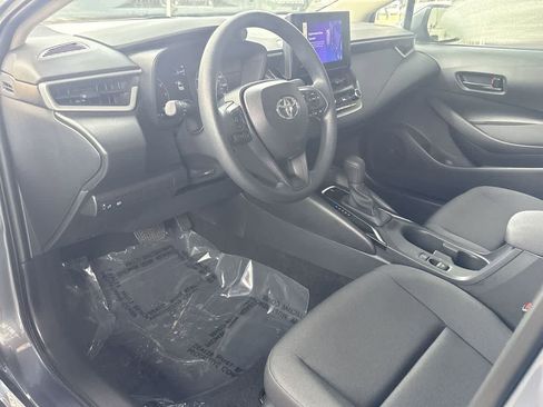 Used 2025 Toyota Corolla LE FWD image 13