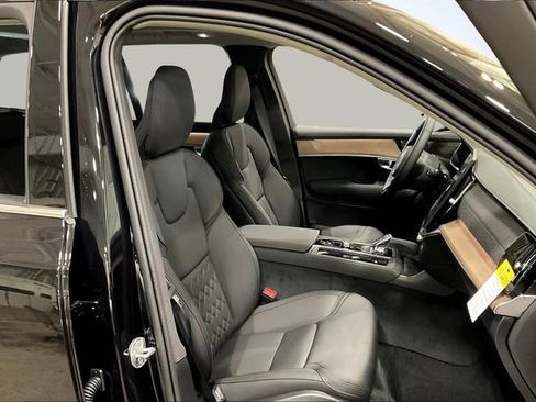 New 2026 Volvo XC90 B6 Plus w/ Protection Package Premier image 12